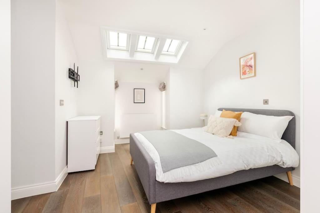 Апартаменты Modern House In South Kensington Лондон Экстерьер фото